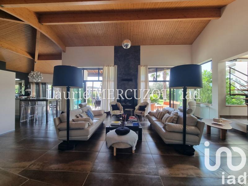 Maison de maîtres - 260 m² - 7 pièces