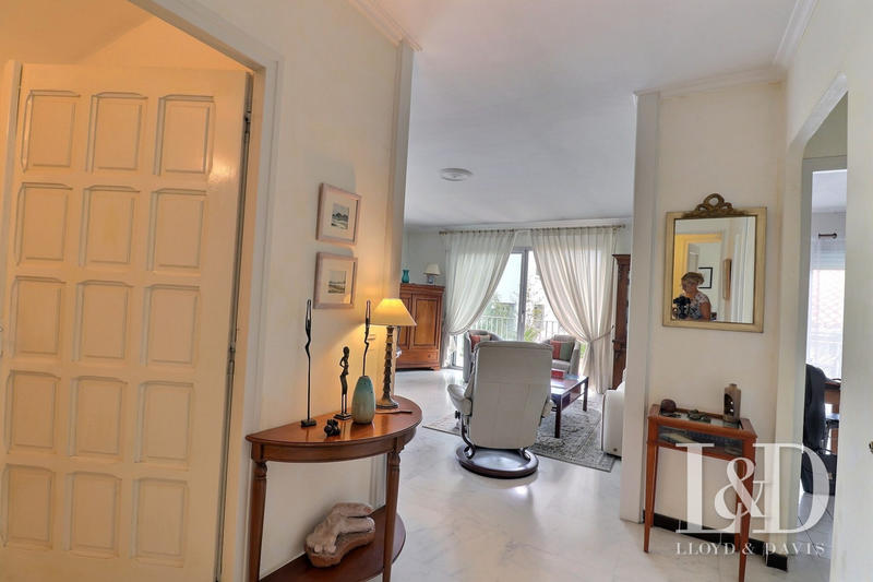 Maison - 243 m² - 10 pièces