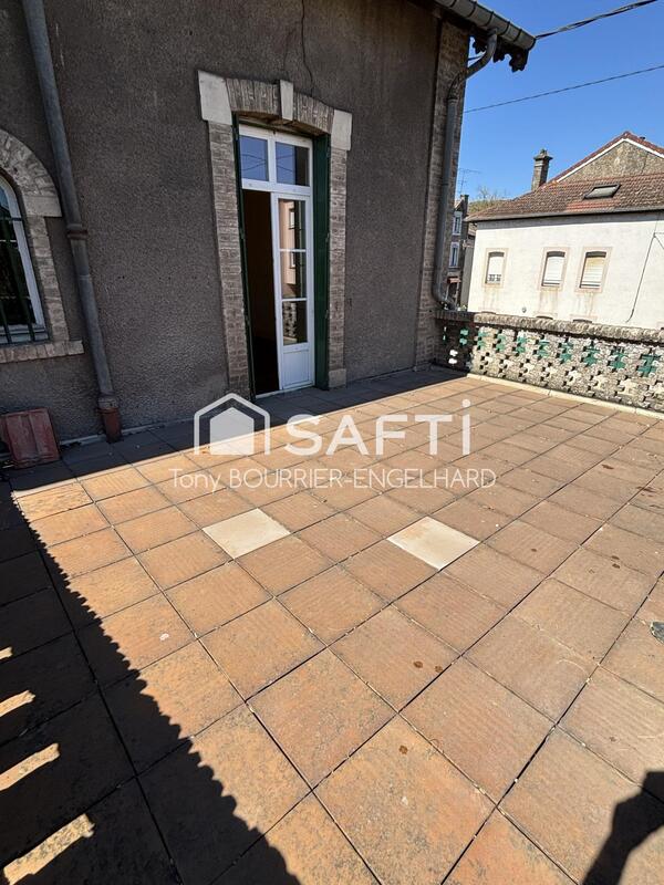 Maison - 187 m² - 8 pièces