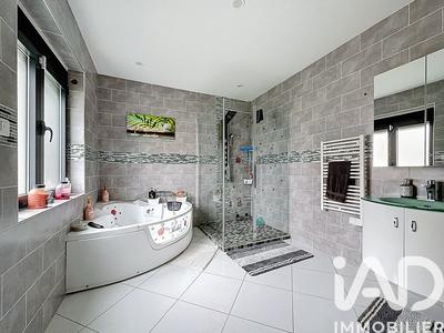 Maison - 180 m² - 6 pièces