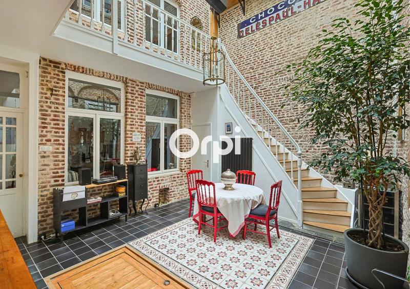 Maison - 230 m² - 7 pièces