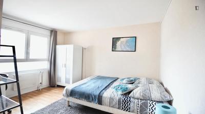 Chambre - 11 m² - 4 pièces