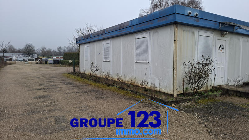 Local commercial - 212 m² - 7 pièces