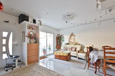 Maison - 180 m² - 8 pièces