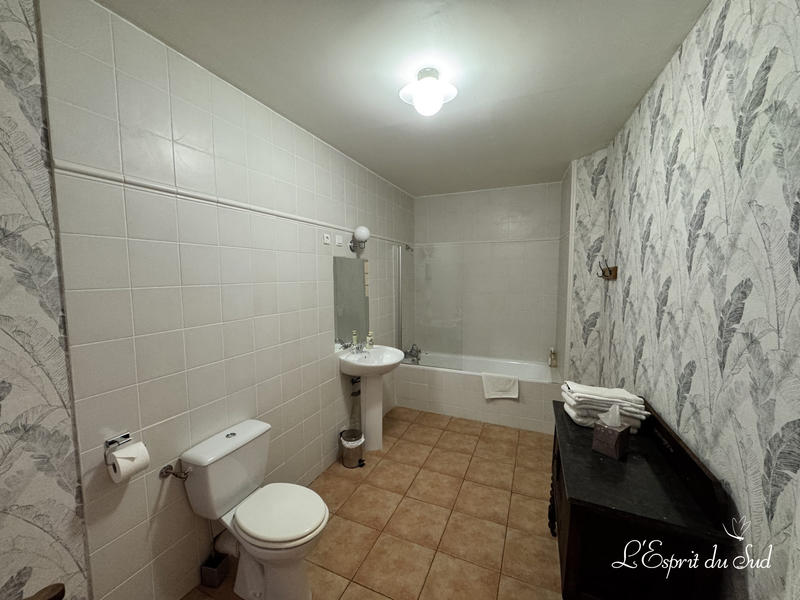 Maison - 668 m² - 14 pièces