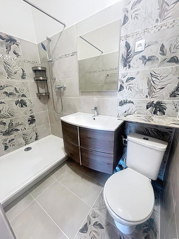 Maison - 216 m² - 8 pièces