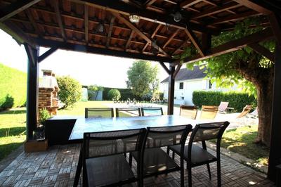 Maison traditionnelle - 178 m² - 7 pièces