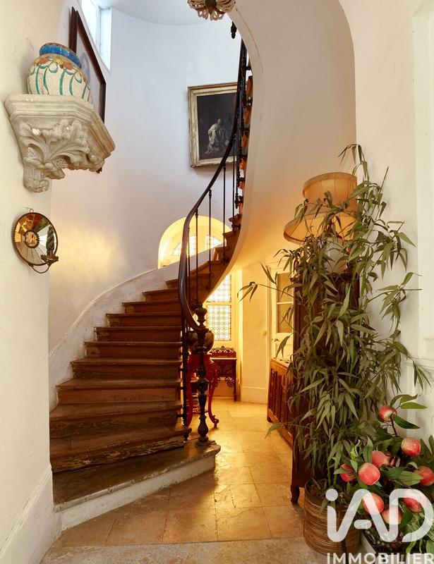 Maison - 338 m² - 14 pièces