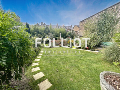 Maison - 315 m² - 15 pièces