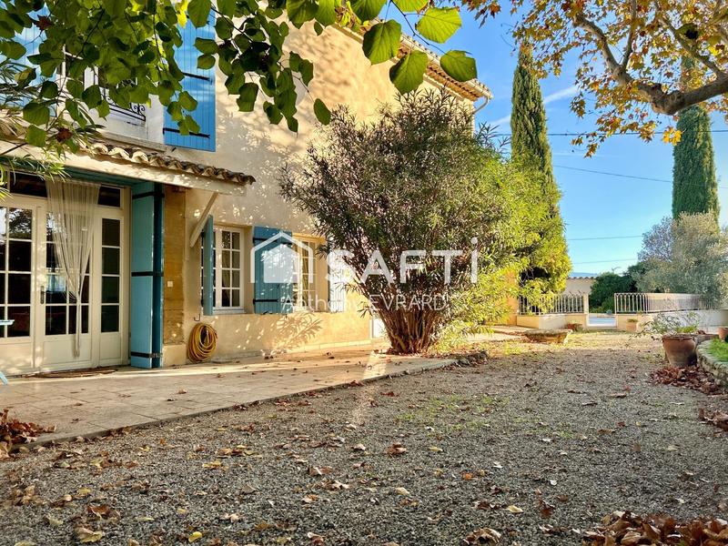 Maison - 290 m² - 8 pièces