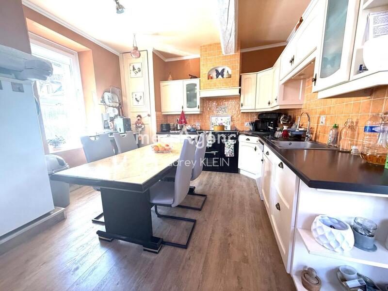 Maison - 199 m² - 7 pièces