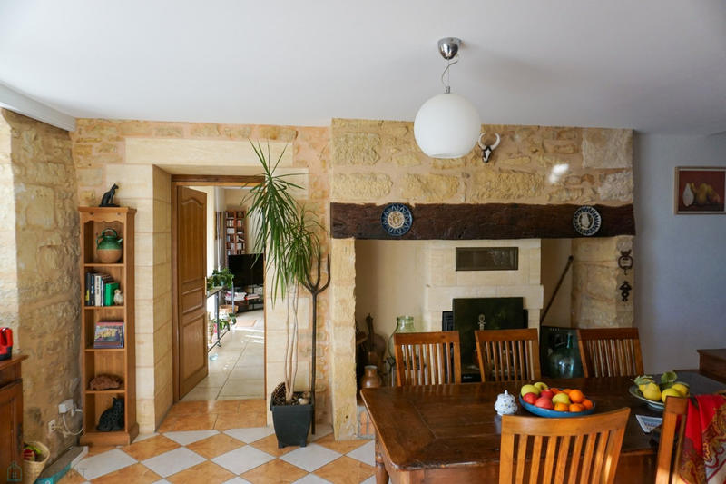 Maison - 298 m² - 9 pièces