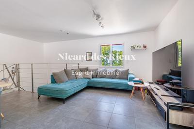 Maison - 140 m² - 7 pièces