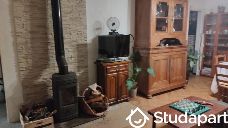 Chambre - 11 m² - 1 pièce