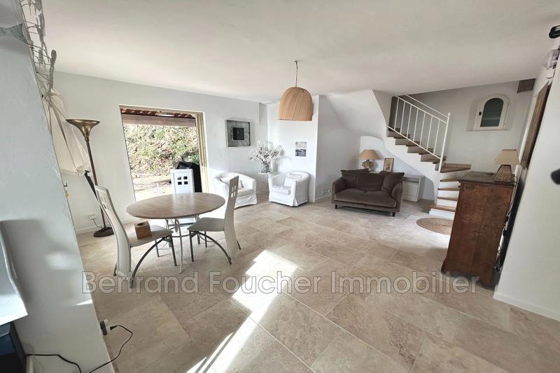 Maison - 1 413 m² - 5 pièces