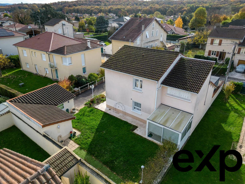 Maison - 121 m² - 7 pièces