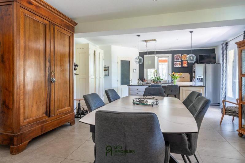 Maison - 210 m² - 6 pièces