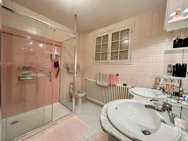 Maison - 177 m² - 7 pièces