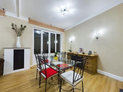 Appartement - 81 m² - 3 pièces