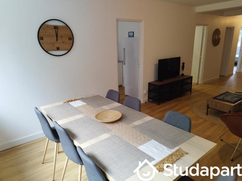 Chambre - 15 m² - 1 pièce