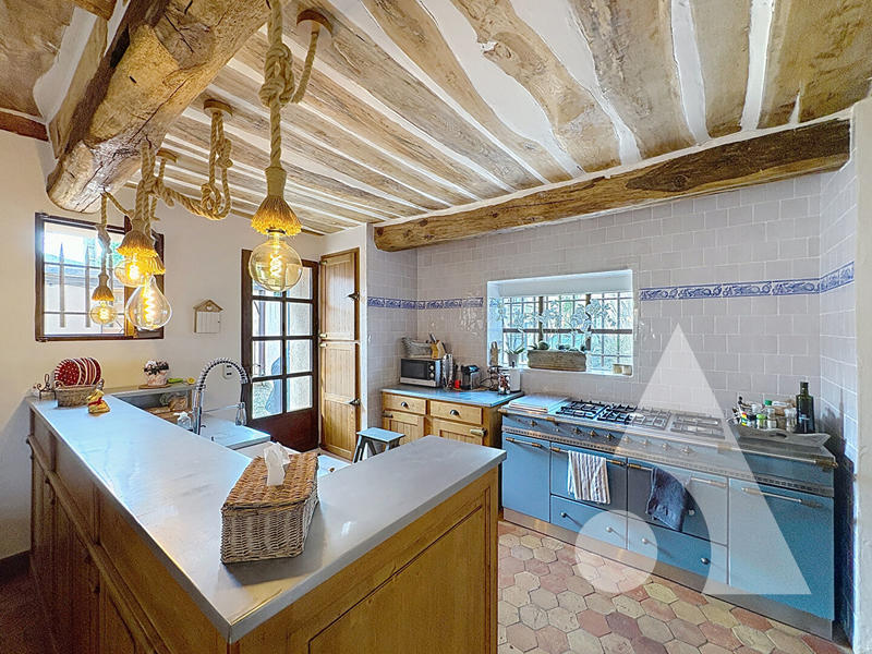 Maison - 250 m² - 7 pièces