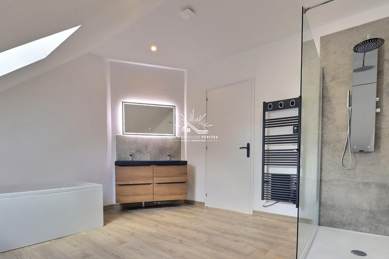 Maison - 159 m² - 5 pièces