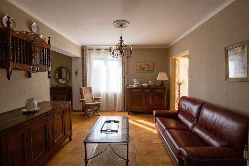 Maison - 280 m² - 9 pièces