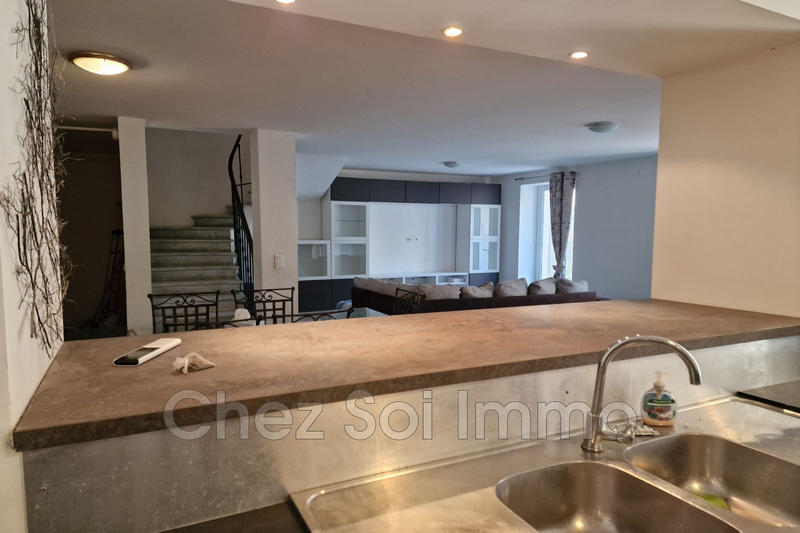 Appartement - 140 m² - 5 pièces