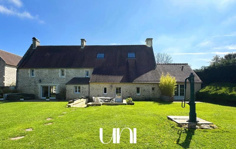 Maison - 360 m² - 12 pièces