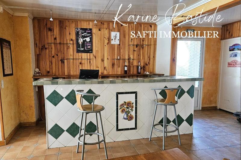 Maison - 245 m² - 8 pièces