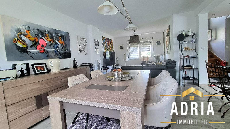 Maison - 90 m² - 5 pièces