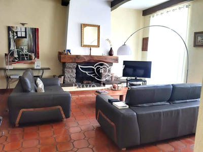 Maison - 380 m² - 13 pièces