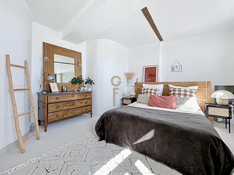 Maison - 184 m² - 8 pièces