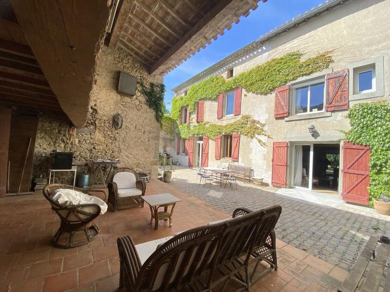 Maison de village - 349 m² - 9 pièces