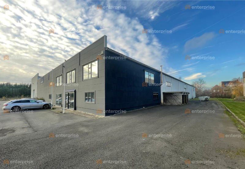 Entrepôt - 3 055 m²