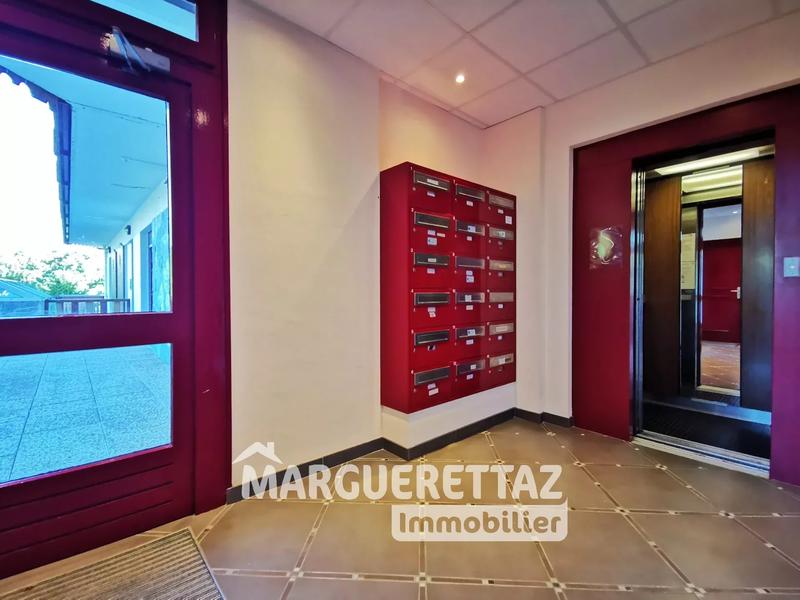 Appartement - 80 m² - 4 pièces