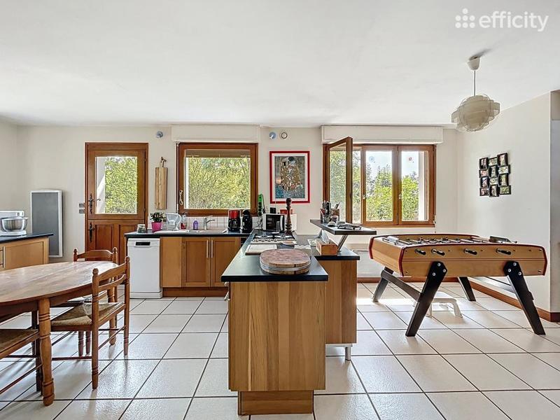 Maison - 194 m² - 6 pièces