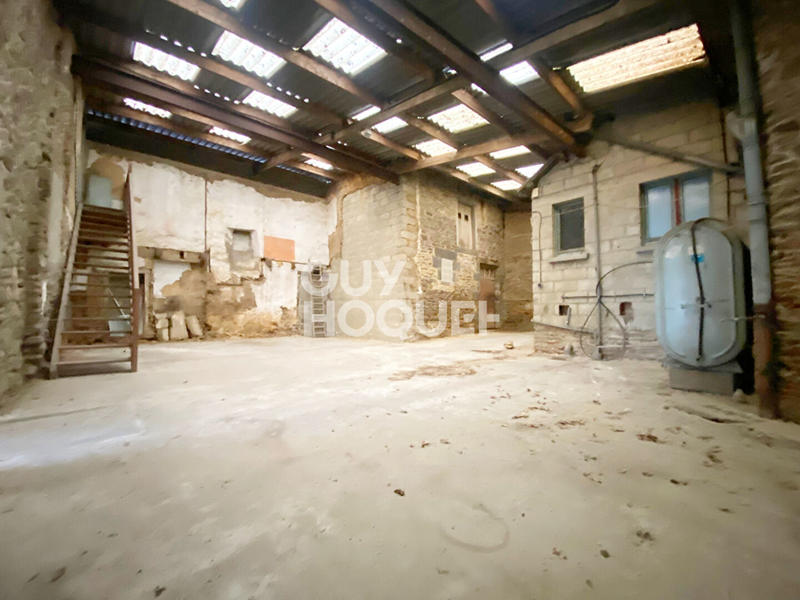 Maison - 325 m² - 6 pièces