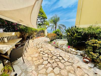 Maison traditionnelle - 88 m² - 4 pièces