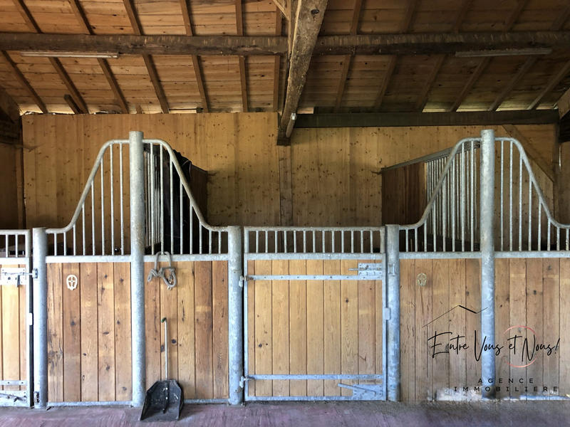 Maison ancienne - 243 m² - 10 pièces