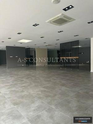 Local commercial - 720 m²