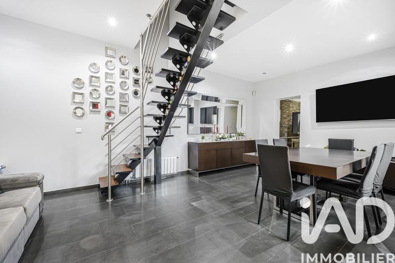 Maison de ville - 126 m² - 7 pièces