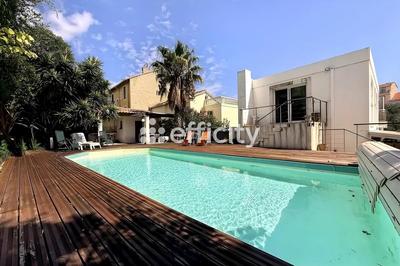 Immeuble - 303 m² - 10 pièces