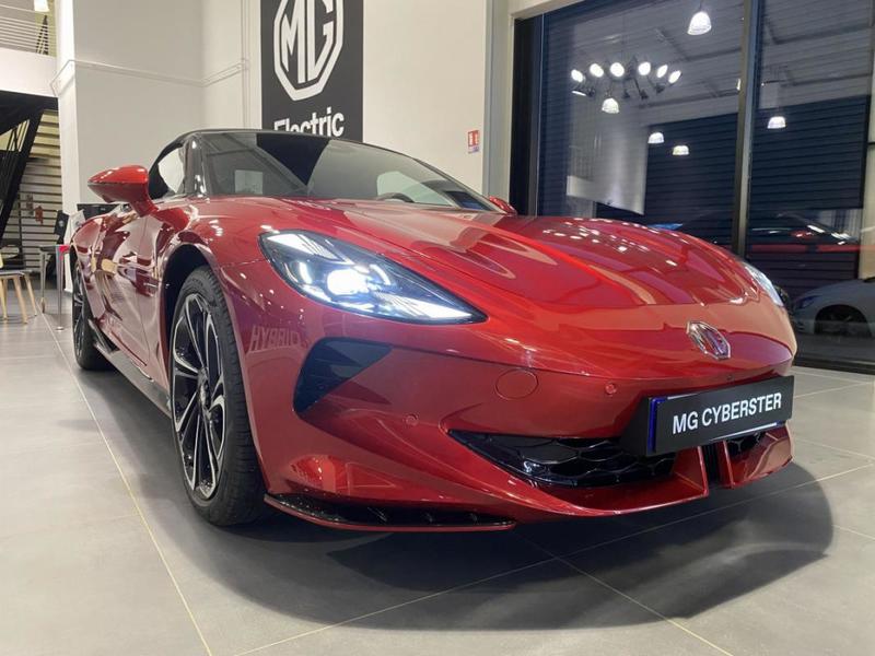 Mg cyberster 77kwh - 375 kw 4wd