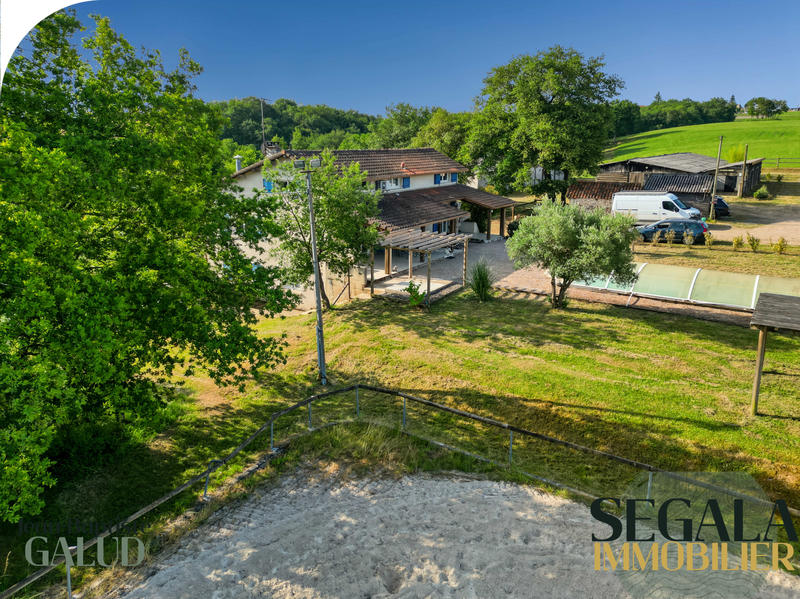 Maison - 275 m² - 5 pièces