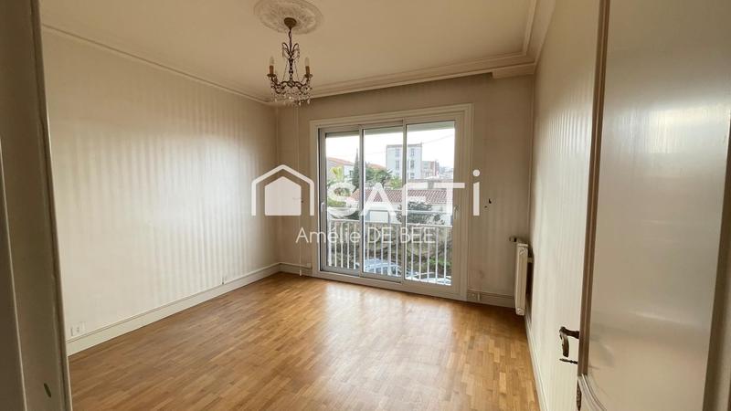 Appartement - 90 m² - 4 pièces