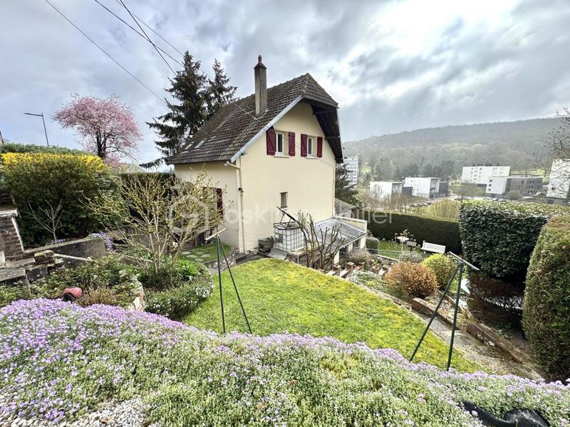 Maison - 140 m² - 8 pièces