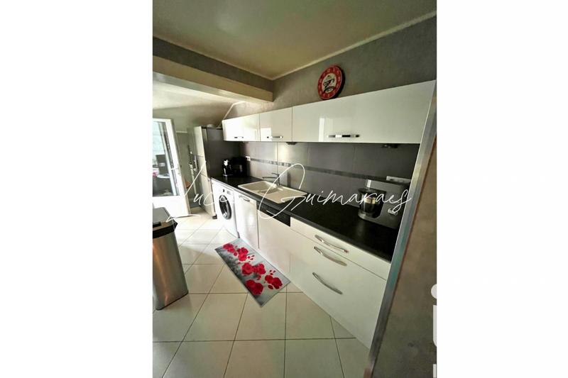 Maison - 99 m² - 6 pièces