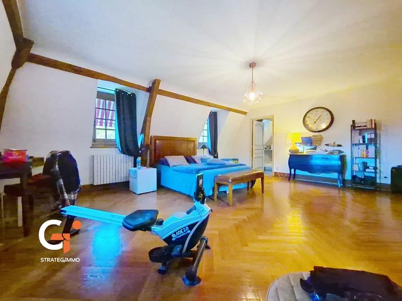 Maison - 350 m² - 8 pièces