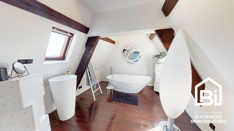 Appartement - 122 m² - 5 pièces